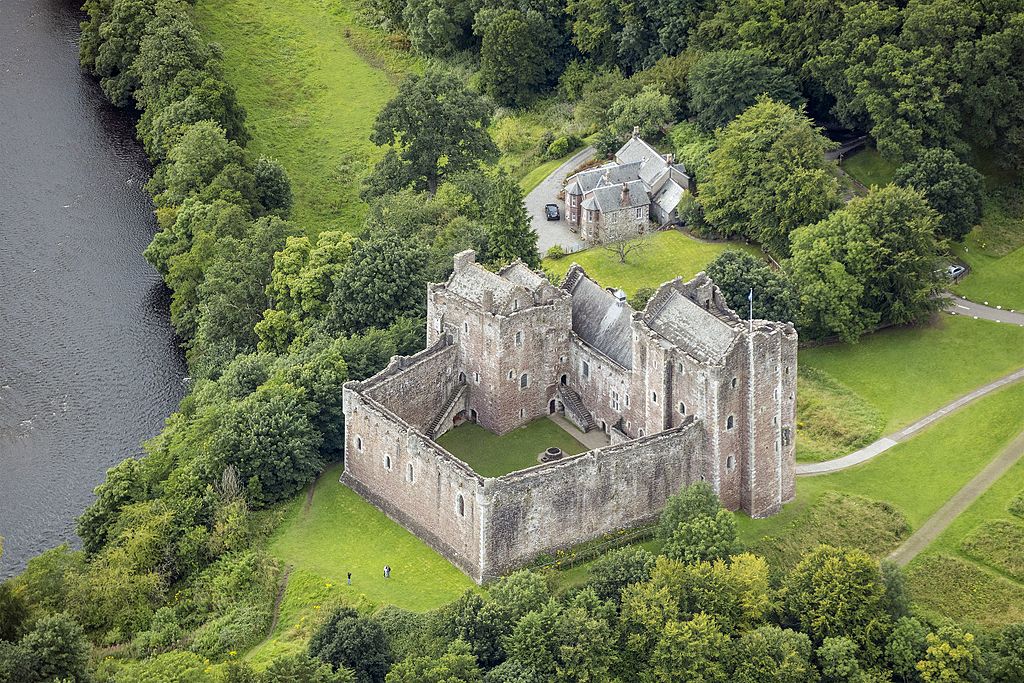 Outlander Filming Locations: Doune Castle