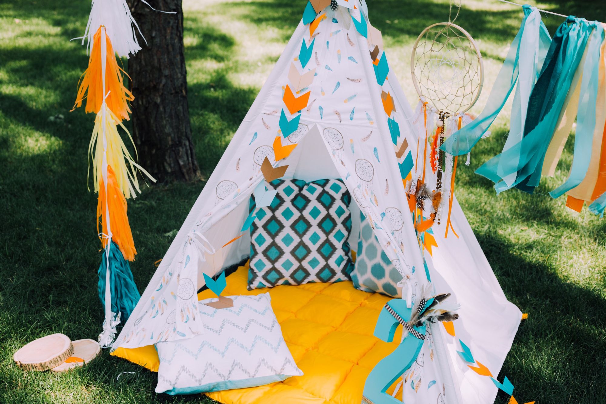 Boho Themed Party: How to Host an Event With a Bohemian Theme