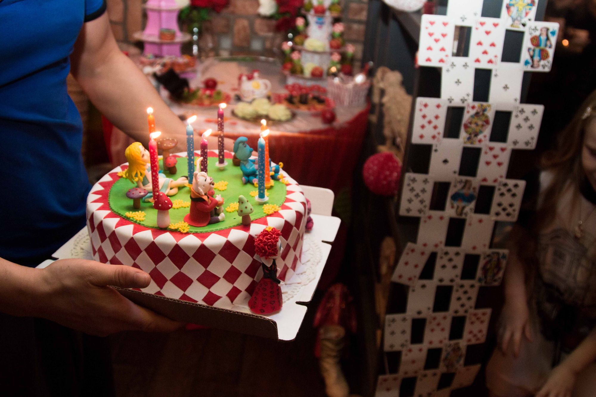 How to Plan an Alice in Wonderland Tea Party with Themed Food, Drinks,  Decorations & Activities 