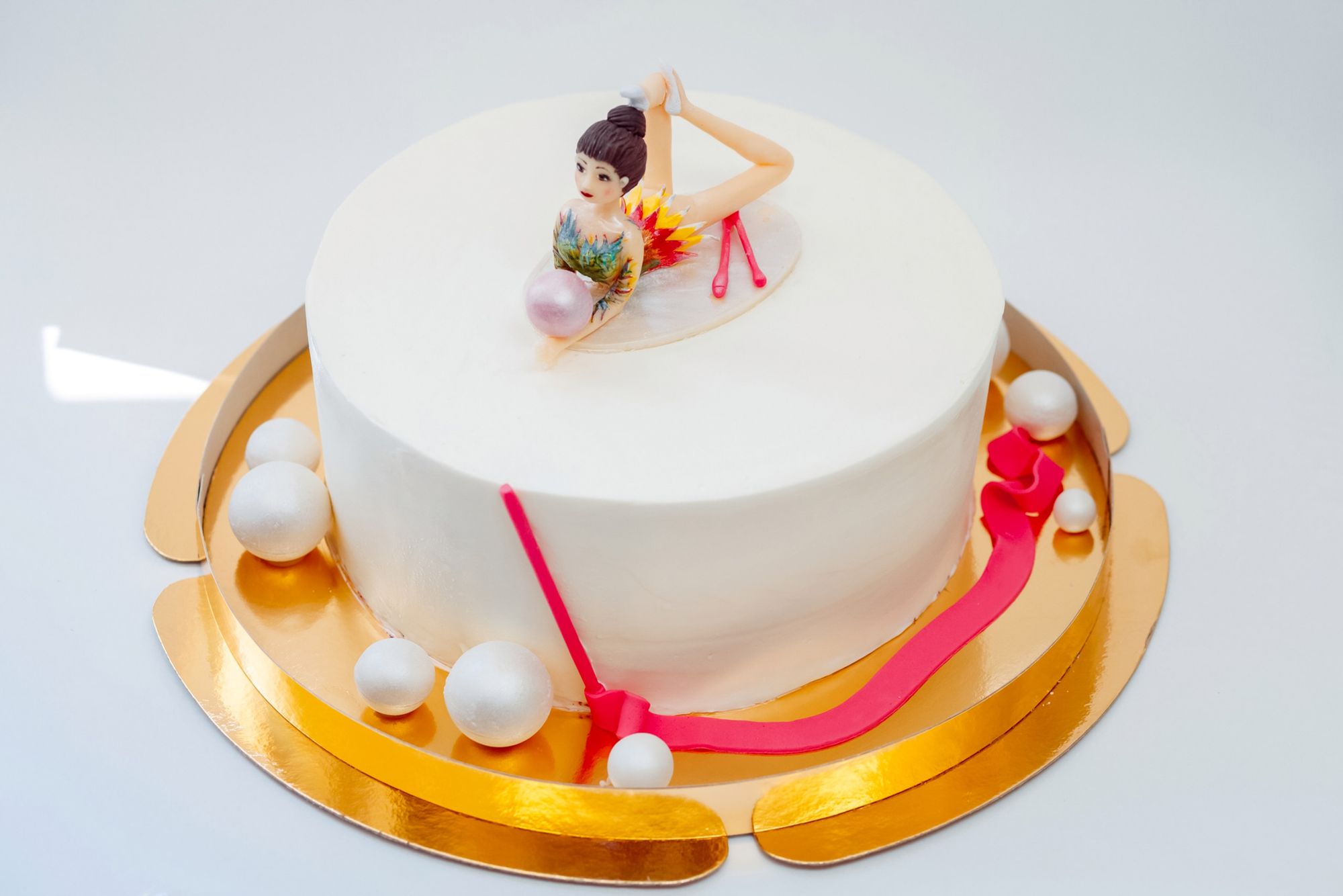 Semi Fondand Gymnastics Cake | GreetVilla