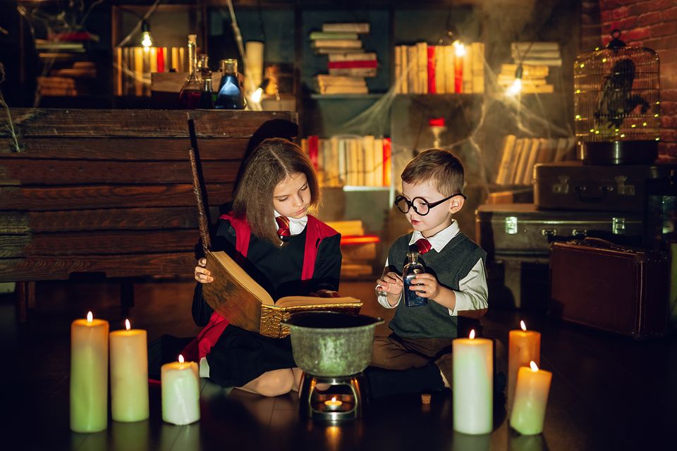 Epic Harry Potter Halloween Party: 33 Affordable and Simple Ideas to Amaze  Your Guests
