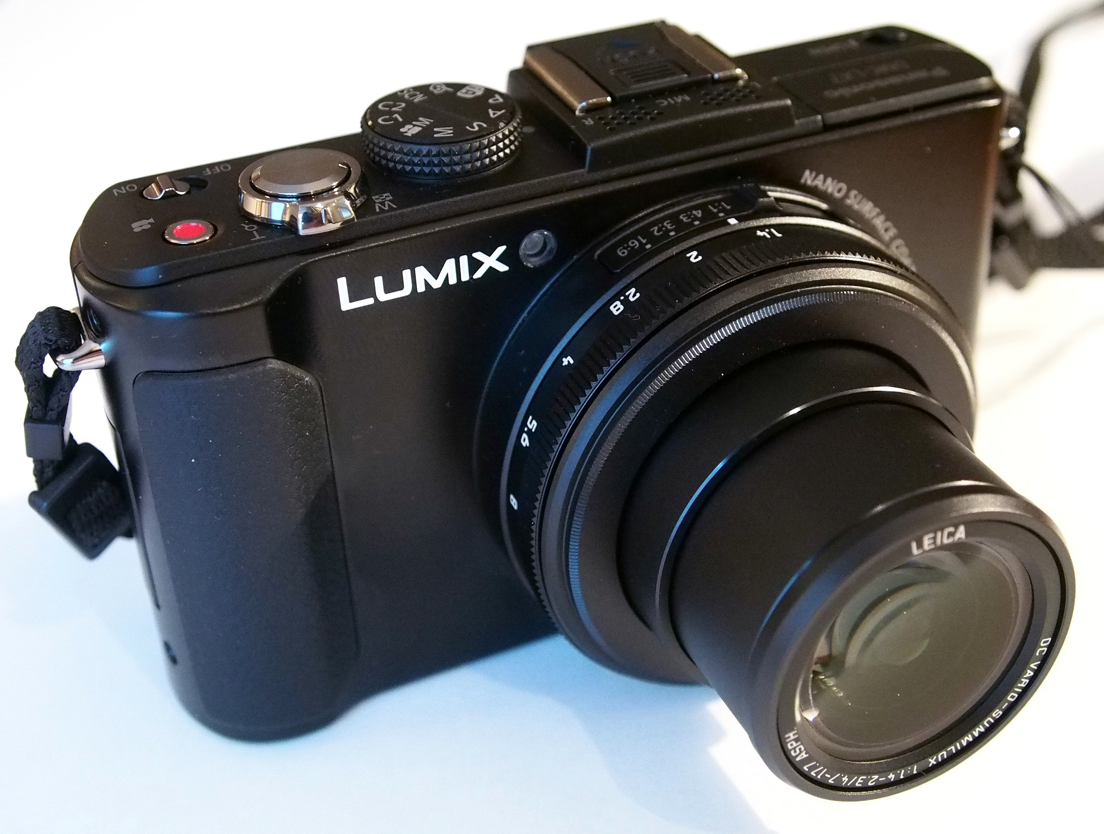 Panasonic Lumix DMC-LX7 Hands-On Review