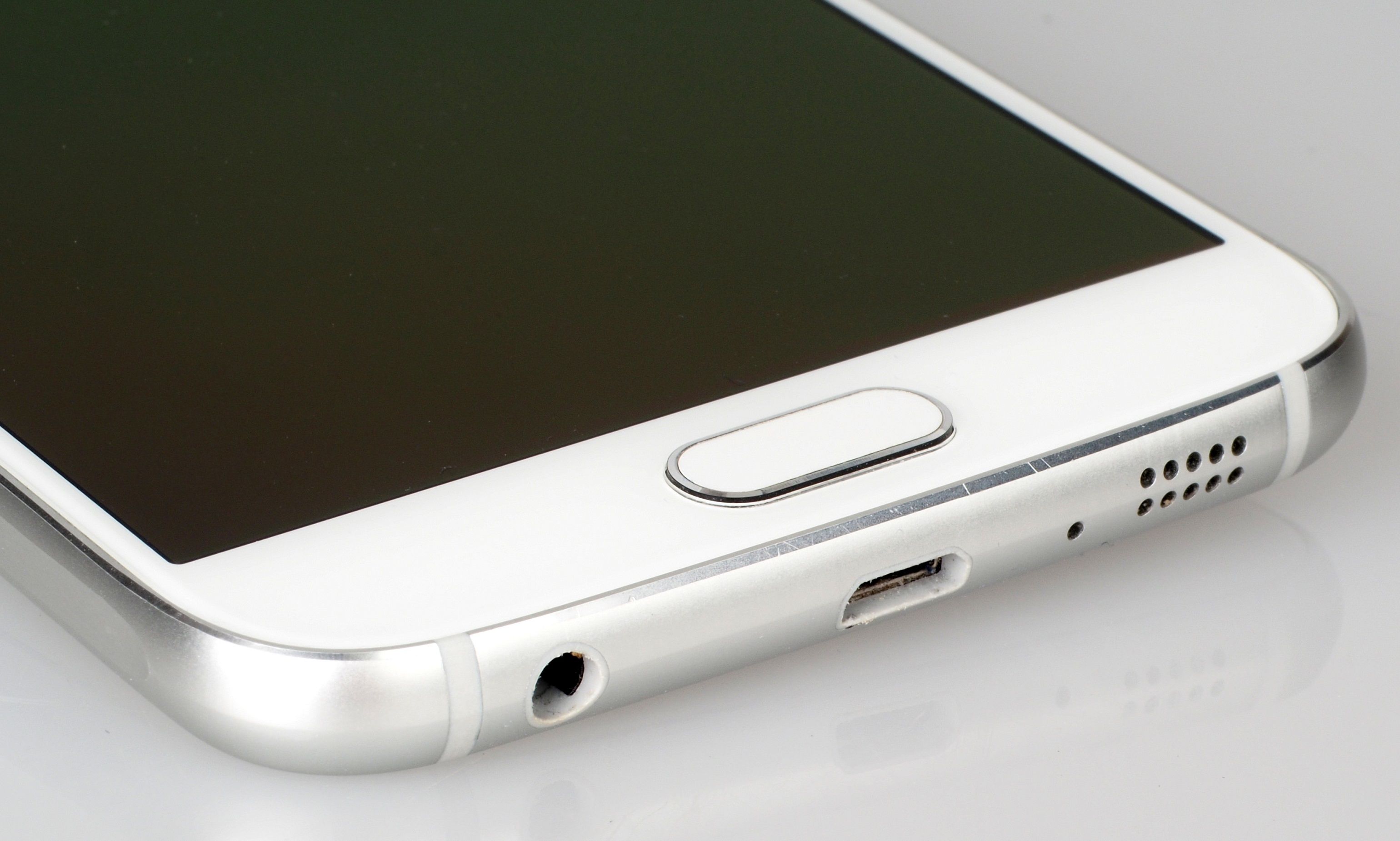 Highres Samsung Galaxy S6 White 3 1435325240