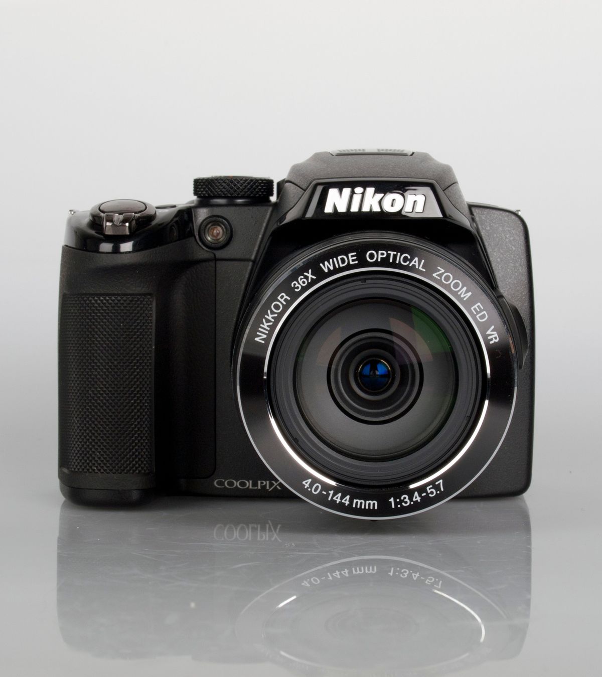 Nikon Coolpix P500 Front