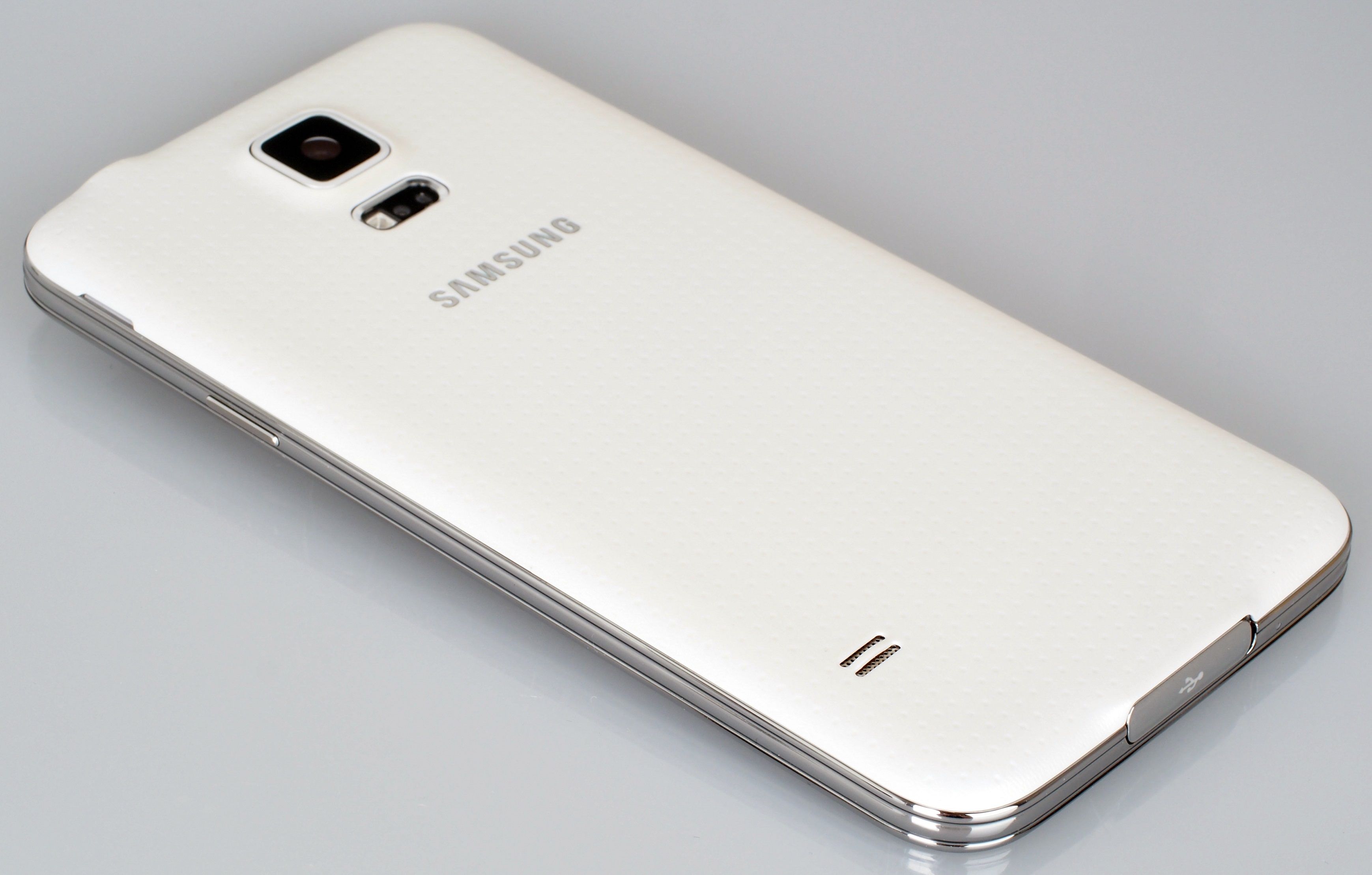 Highres Samsung Galaxy S5 White 6 1404295134