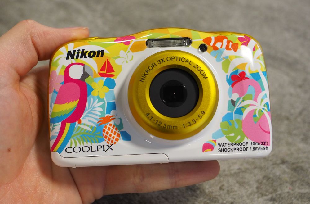 Highres Coolpix W150 in Hand 1560347750
