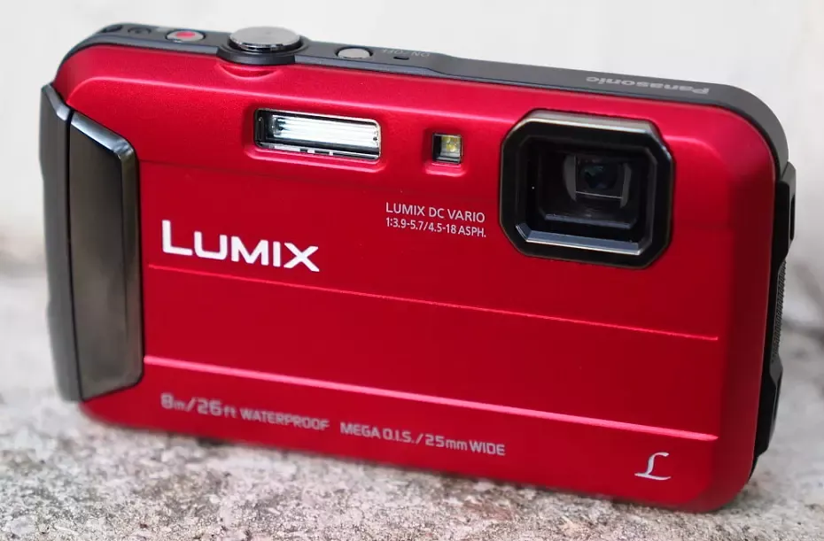 1000 Panasonic Lumix F T30 Red 3 Jpg 1420404970