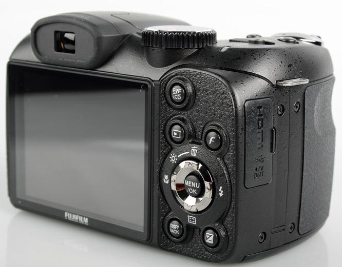 Fujifilm FinePix S2950 Digital Camera Review: Fujifilm FinePix S2950 rear