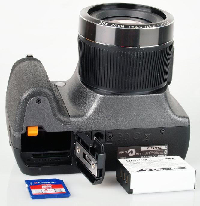 Fujifilm FinePix SL300 Digital Camera Review: Fujifilm Finepix Sl300 Battery And Memory Card