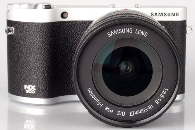 Samsung NX300 Review: Samsung NX300 (4)