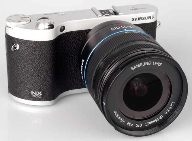 Samsung NX300 Review: Samsung NX300 (5)