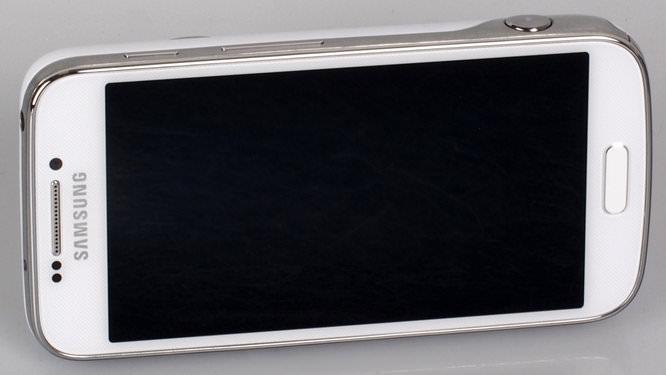 Samsung Galaxy S4 Zoom Camera Phone Review: Samsung Galaxy S4 Zoom (1)