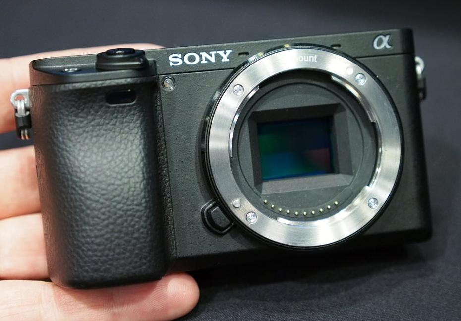 Sony Alpha A6300 Review