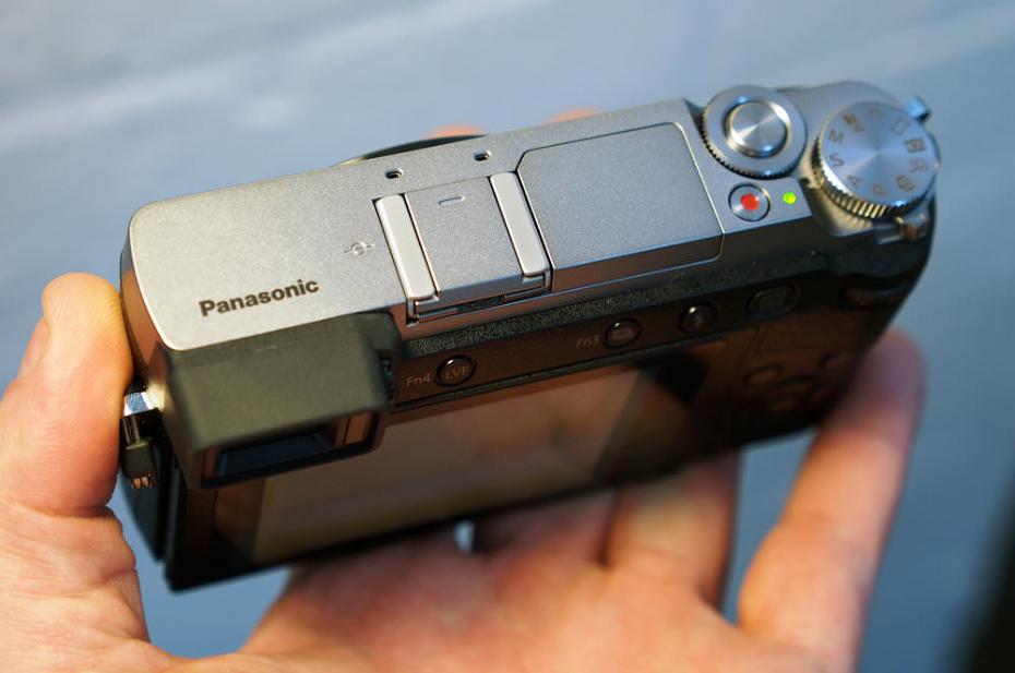 Panasonic Lumix GX80 GX85 Review: Panasonic Lumix GX80 Silver (7)