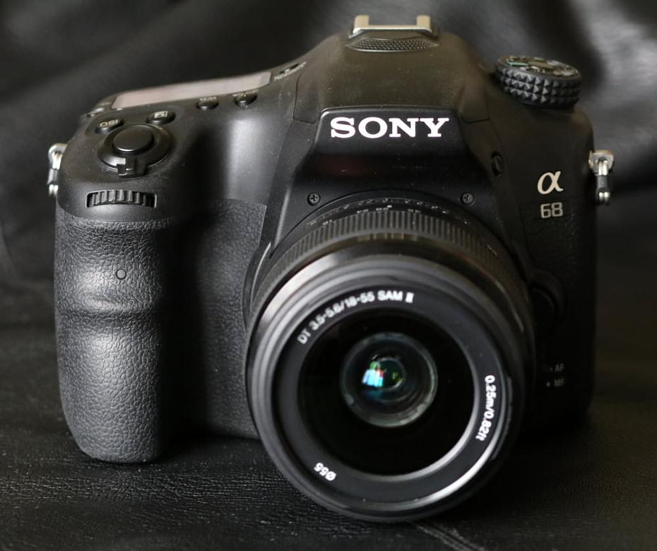 Sony Alpha SLT-A68 Review: Sony Alpha A68 SLT (6)