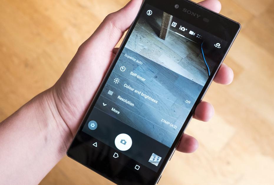 Sony Xperia Z5 Premium Review - Verdict: XperiaZ5PremiumInHand Cropped