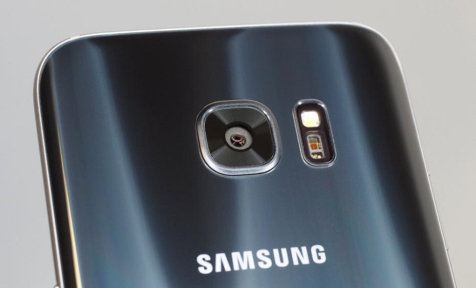Samsung Galaxy S7 Smartphone Review : Samsung Galaxy S7 Black (10)