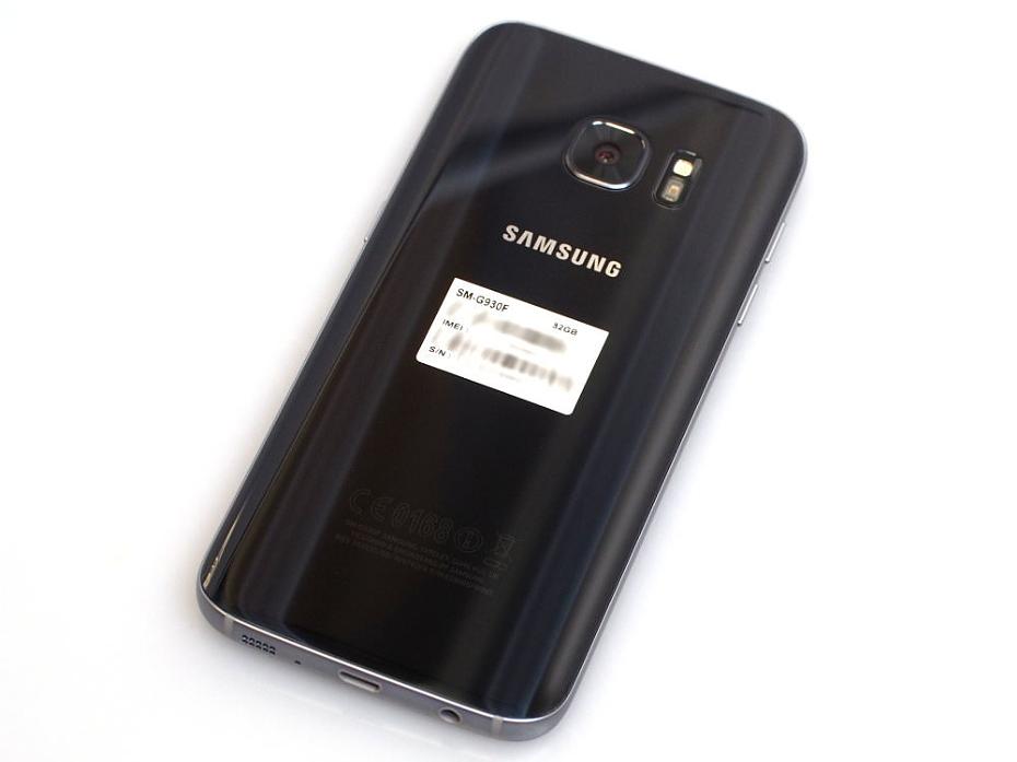 Samsung Galaxy S7 Smartphone Review : Samsung Galaxy S7 Black (2)
