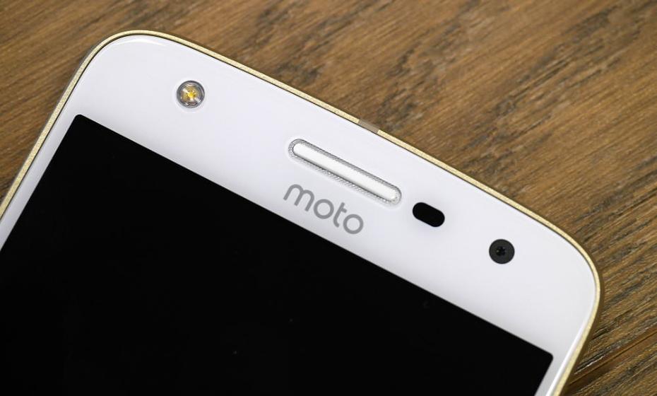 Moto Z Play Review: Moto Z Play (1)