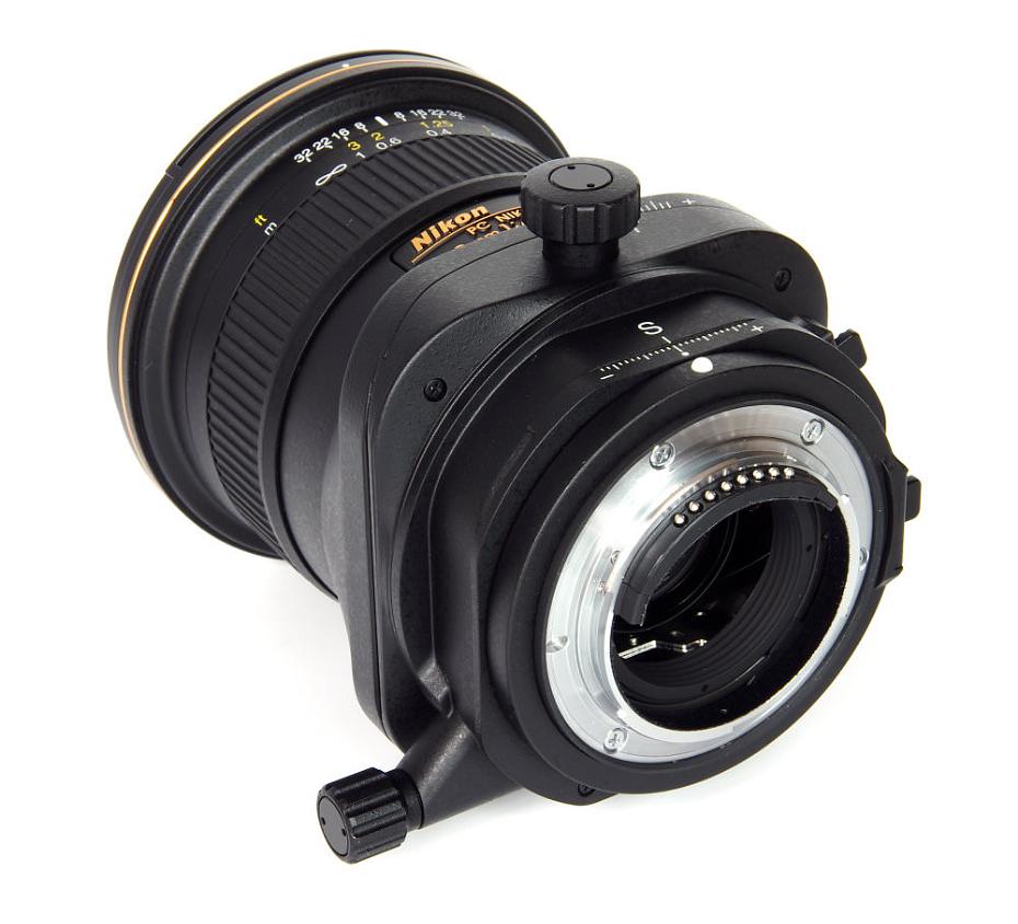 Nikon PC Nikkor 19mm f/4 E ED Tilt Shift Lens Review: Pc Nikkor 19mm F4 Rear Oblique View