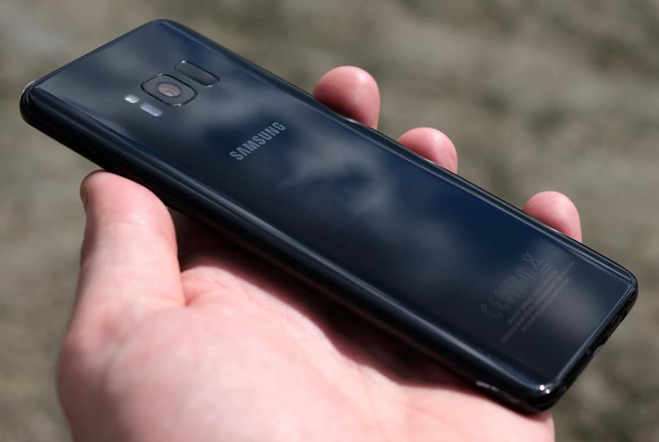 Samsung Galaxy S8 Review: Samsung Galaxy S8 Black (1)