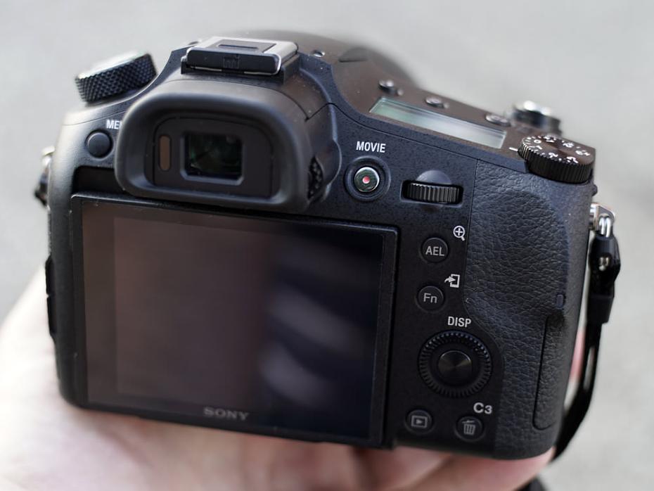 Sony Cyber-shot RX10 IV Review: Sony RX10 Mark IV (4)