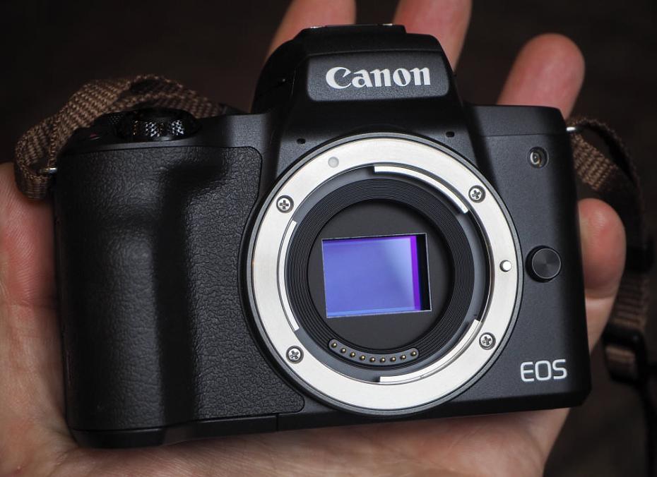 Canon EOS M50 Review: Canon EOS M50 Black 11