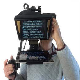 Teleprompter with operator per session