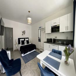 2 adultes 1 nuit : Studio Mirepoix (vérifiez la disponibilité auprès de l'hôte avant l'achat)