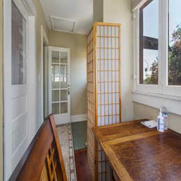 Small Extra Space 204