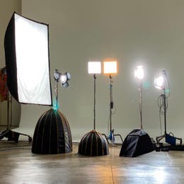 LED LIGHTING KIT including C Stands - 6 Piece 