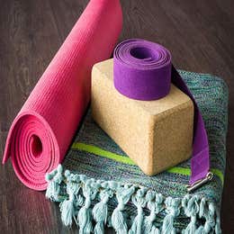 Yoga mat + block + blanket