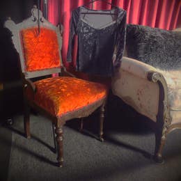SILLA DE SALÓN GÓTICA DE MADERA ANTIGUA