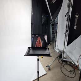 Tether Table with Kit and Cable