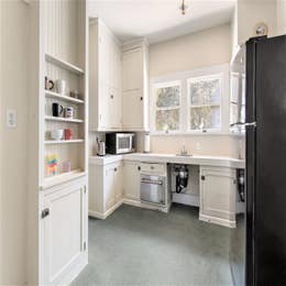 1st-floor Kitchen (common area)