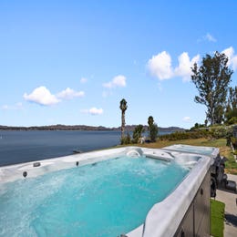 Acceso a la piscina/jacuzzi