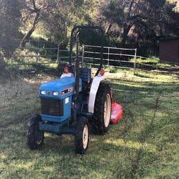Classic Ford Blue Tractor – Film & Photoshoot Prop for Creative Productions