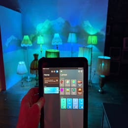 iPad para controlar lámparas de pie