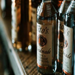 Bar Abierto Estándar | $42 por persona