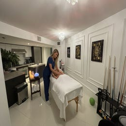 Female Mobile massage