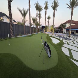 Golf 5-Hole Putting Green 