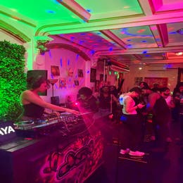 Live DJ