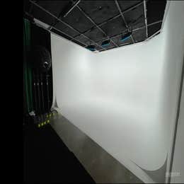 Cyclorama Wall - Including Downstairs HMU + 2 extra Bathrooms