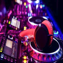 DJ- Hip Hop/ R&B/ Top 40