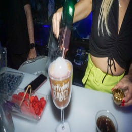 Open bar & cocktails