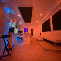 Studio A (Greenroom)