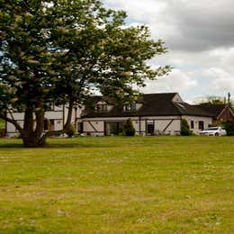 Bridal room / Holding Room 