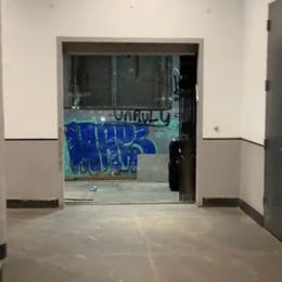 Freight Elevator 