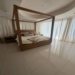 Make-up Room with AC