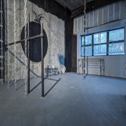 Industrial Metal Props & Chains